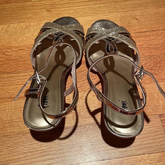 Fioni Wedge Heels Size 7 1/2 - Picture 2 of 5